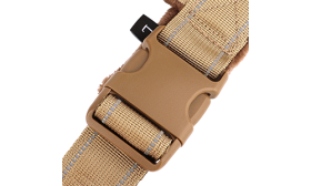 Braunes reflektierendes No-Pull-Hundegeschirr, weich gepolstert, verstellbare Riemen, sicherer Verschluss.