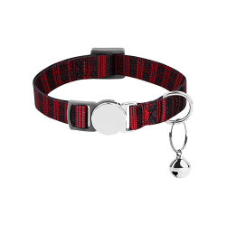 Kariertes Katzenhalsband mit Metallverschluss, leicht für Komfort, einfach verstellbar mit Glöckchen.