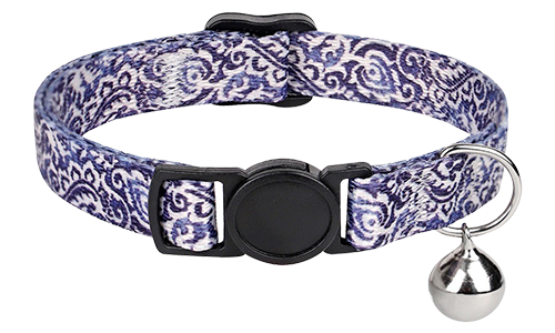 Breakaway-Katzenhalsband mit Metallschnalle Bohemian-stil Katzenhalsband mit blau-weißem Muster, verstellbar und leicht, mit Glöckchen.