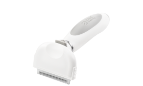 Kleine weiße Deshedding-Bürste für Hunde mit feinen Metallzähnen und ergonomischem Griff, zum Reduzieren von Haarausfall.