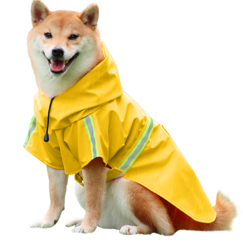 Wasserdichter Hunde-Regenmantel mit Reflektorstreifen Shiba Inu in gelbem Regenmantel mit reflektierenden Streifen, einfach an- und auszuziehende Riemen, für Spaziergänge.